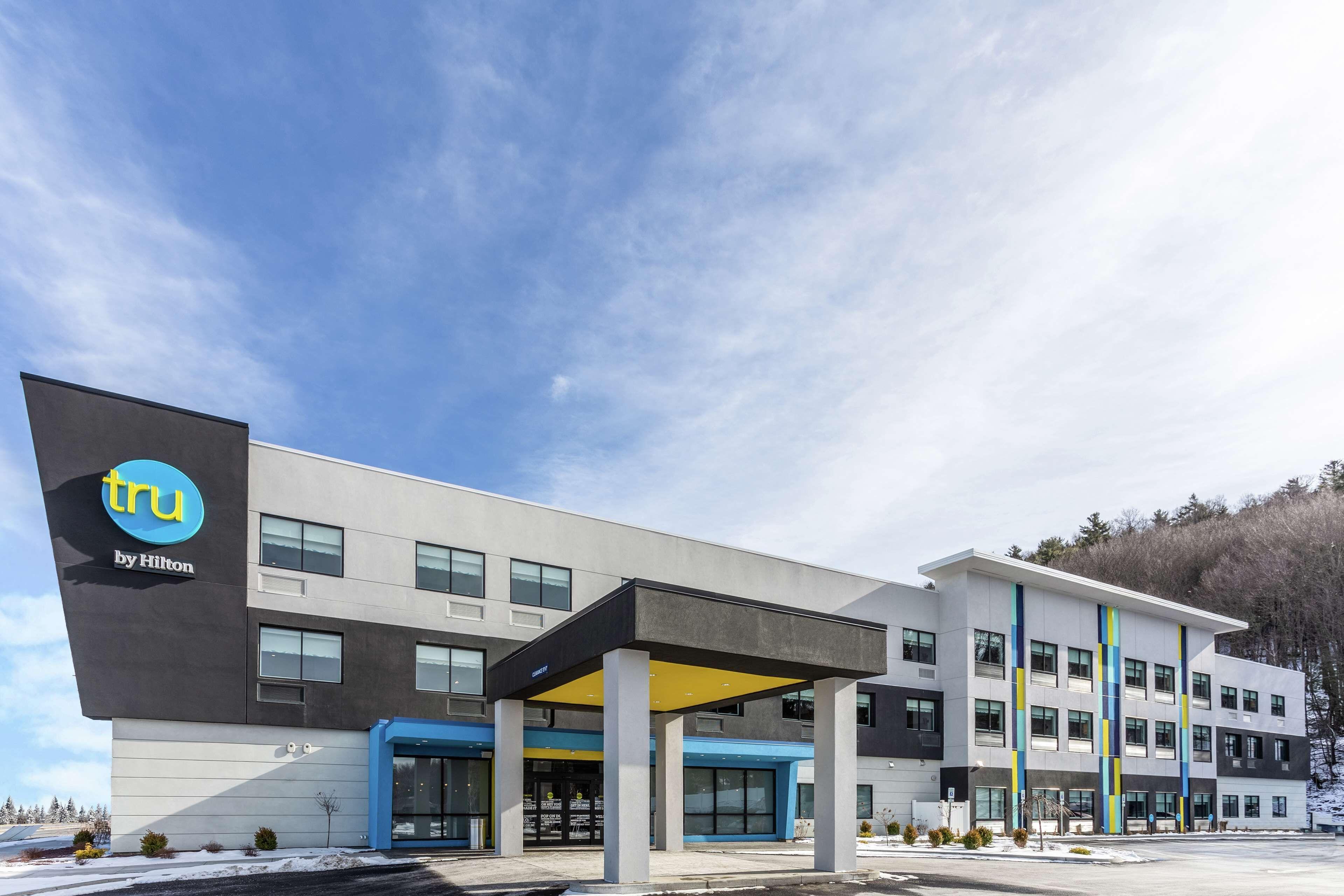 4 Top-Rated 3-Star Hotels Close to Chenango Parks Dept