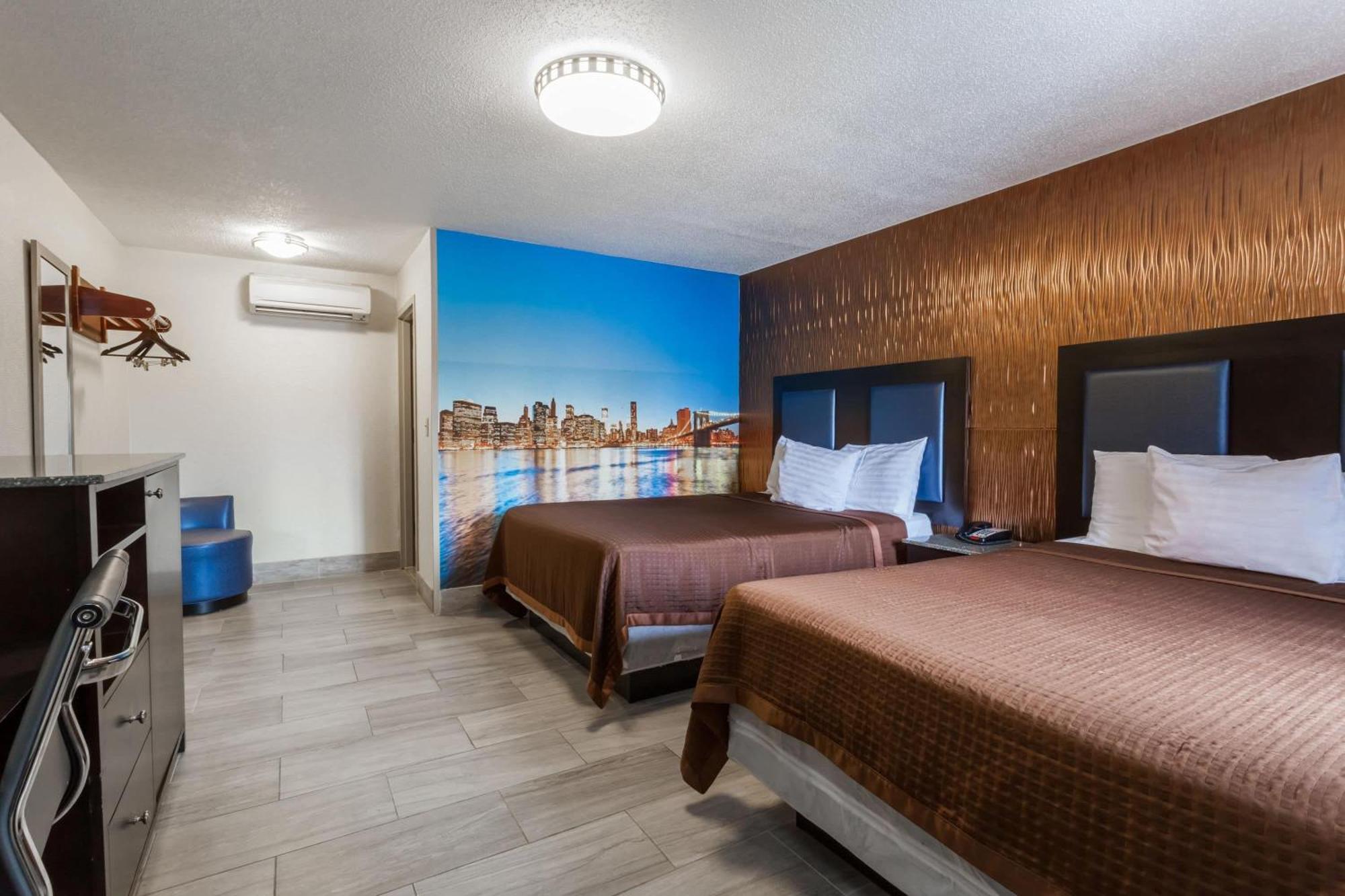 4 Affordable Hotels Close to Cathedral of St John the Divine