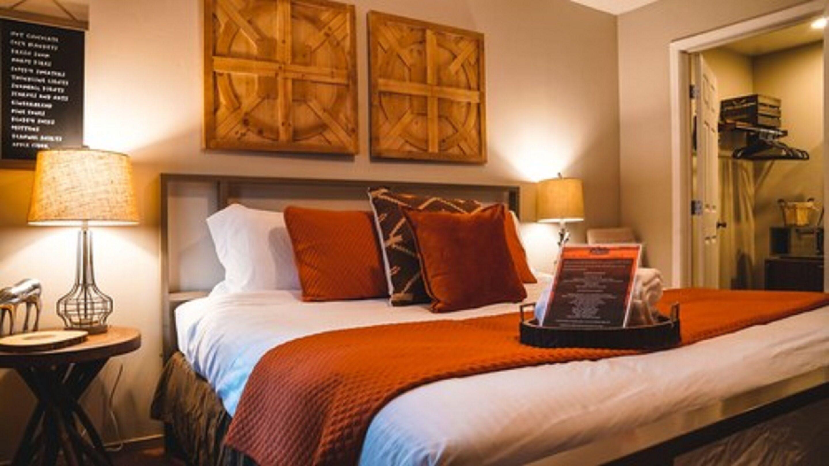 Staying Near Airport Administration: 8 Budget Hotels Compared