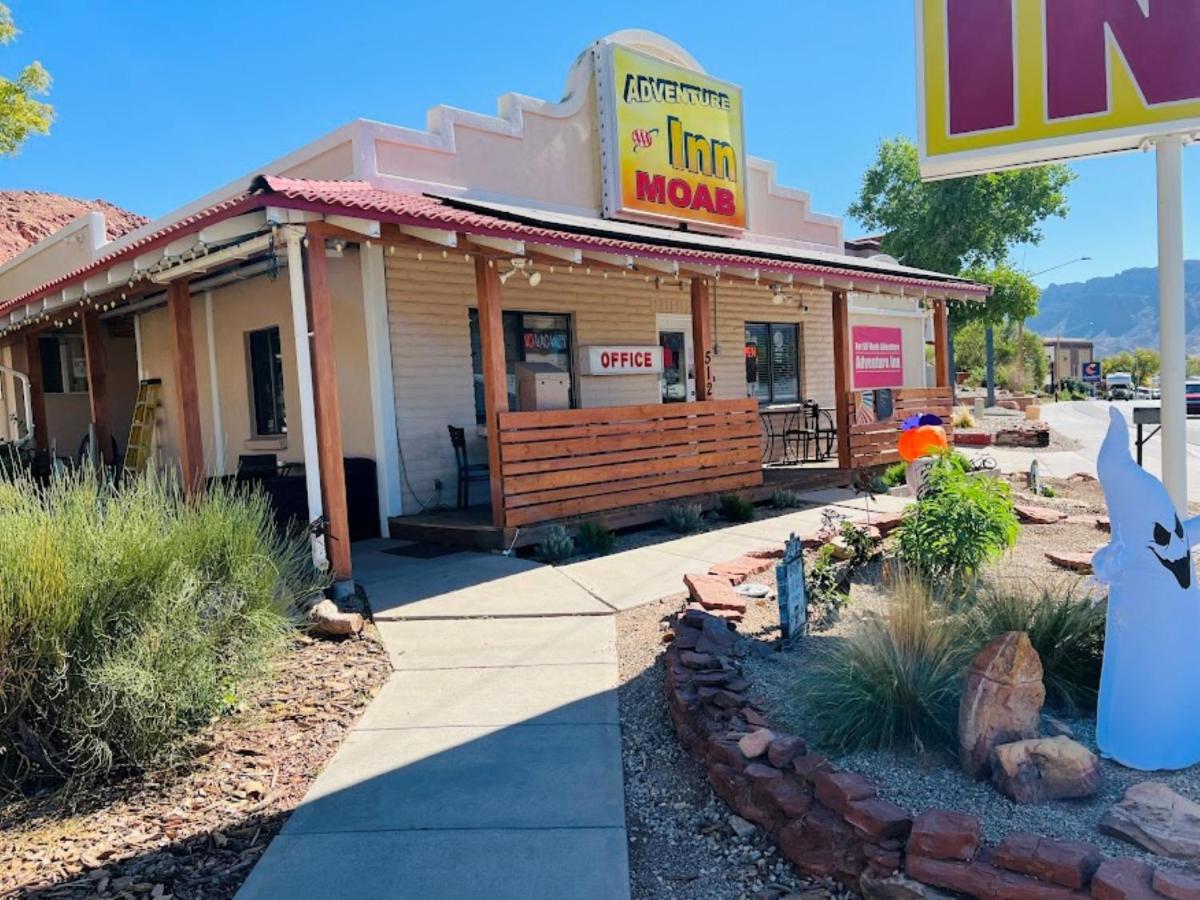 4 Central Hotels Close to Tower of Babel in Moab
