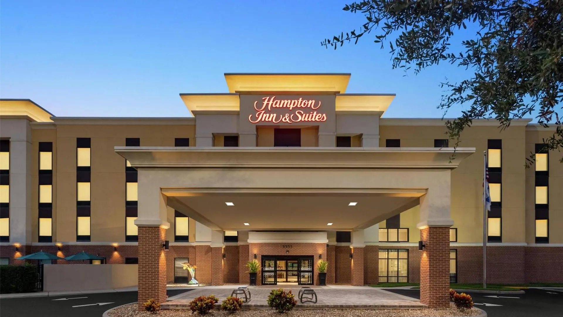 4 Business Hotels Close to Ybor City Museum State Park
