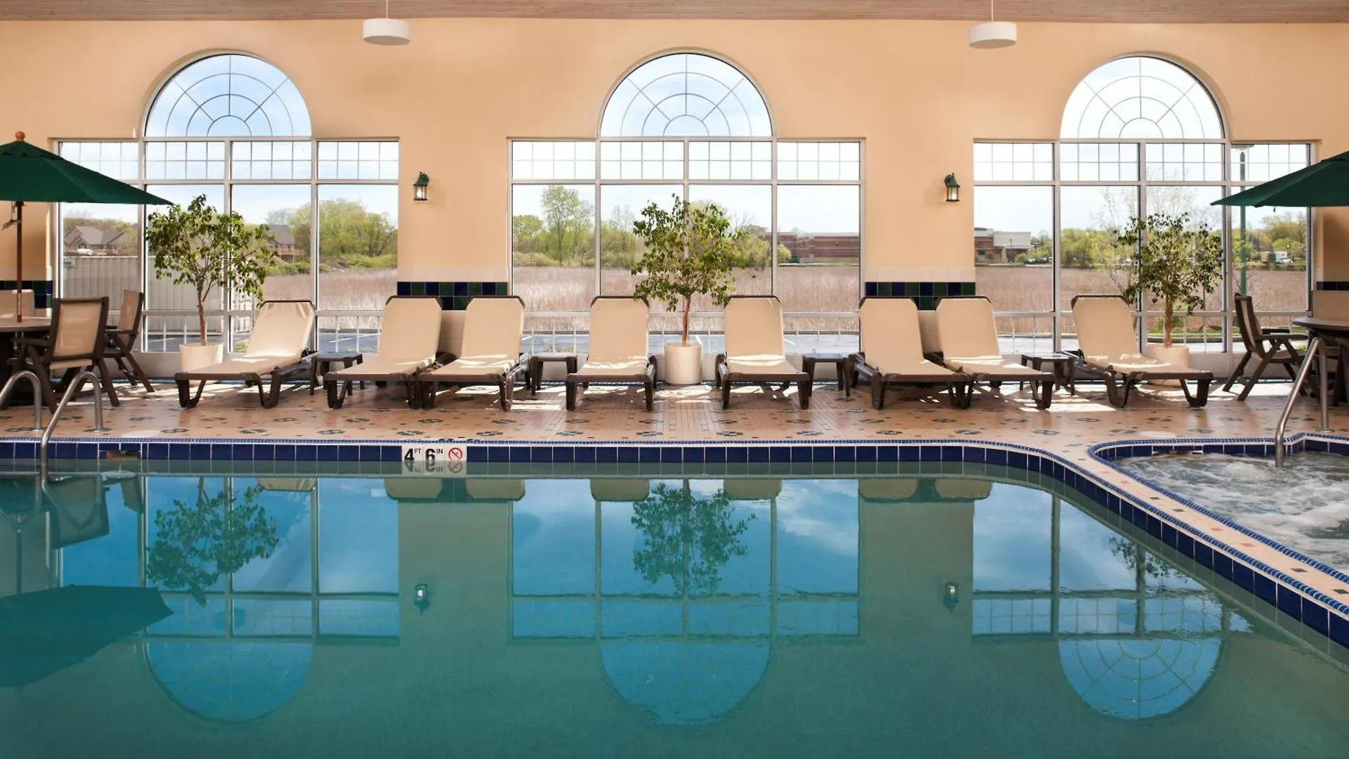 Where to Stay Near Marx Park: 4 Best 3-Star Hotels
