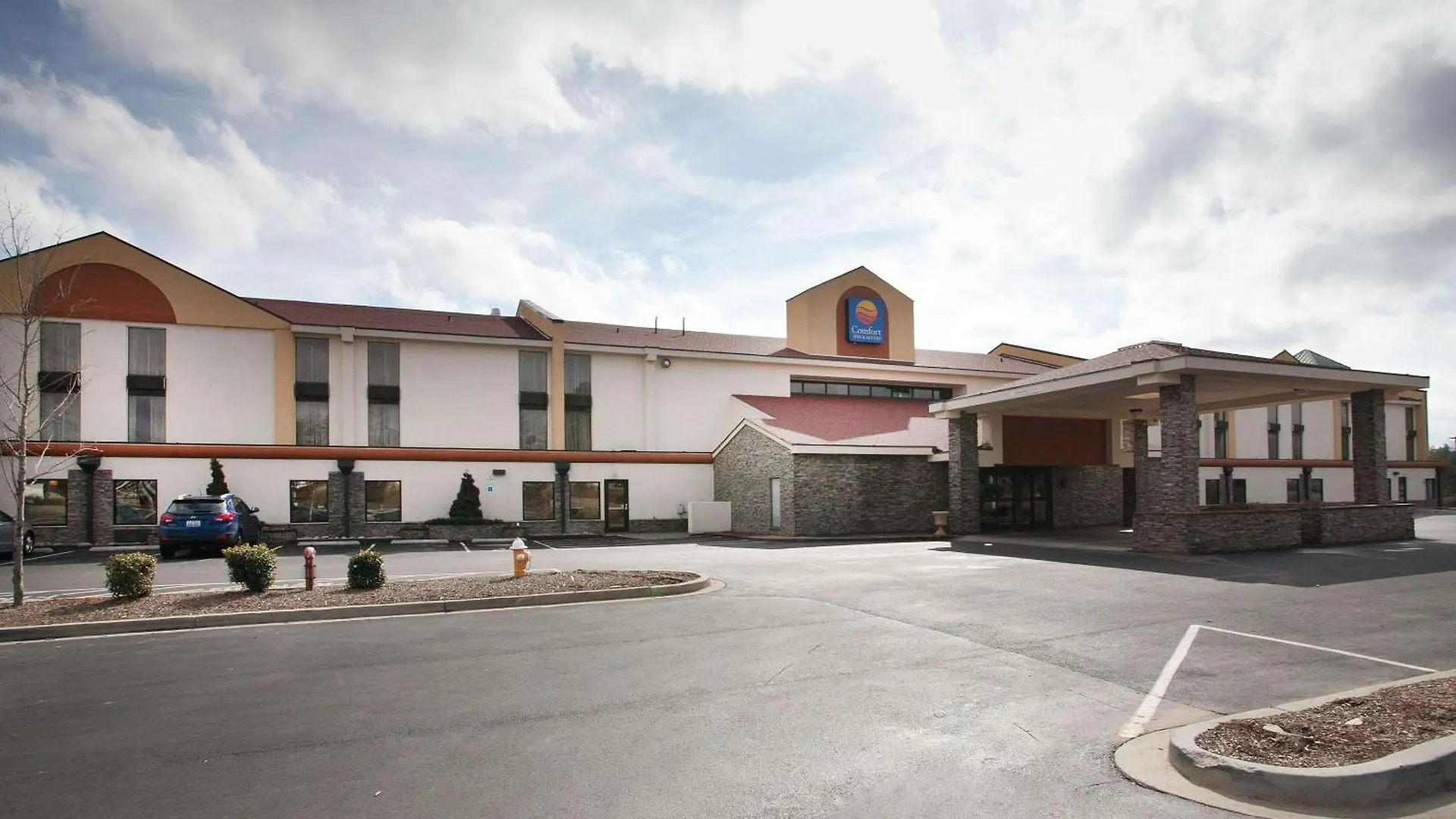 5 Top 3-Star Hotels Near Family Beach Bingo for Easy Statesville Access