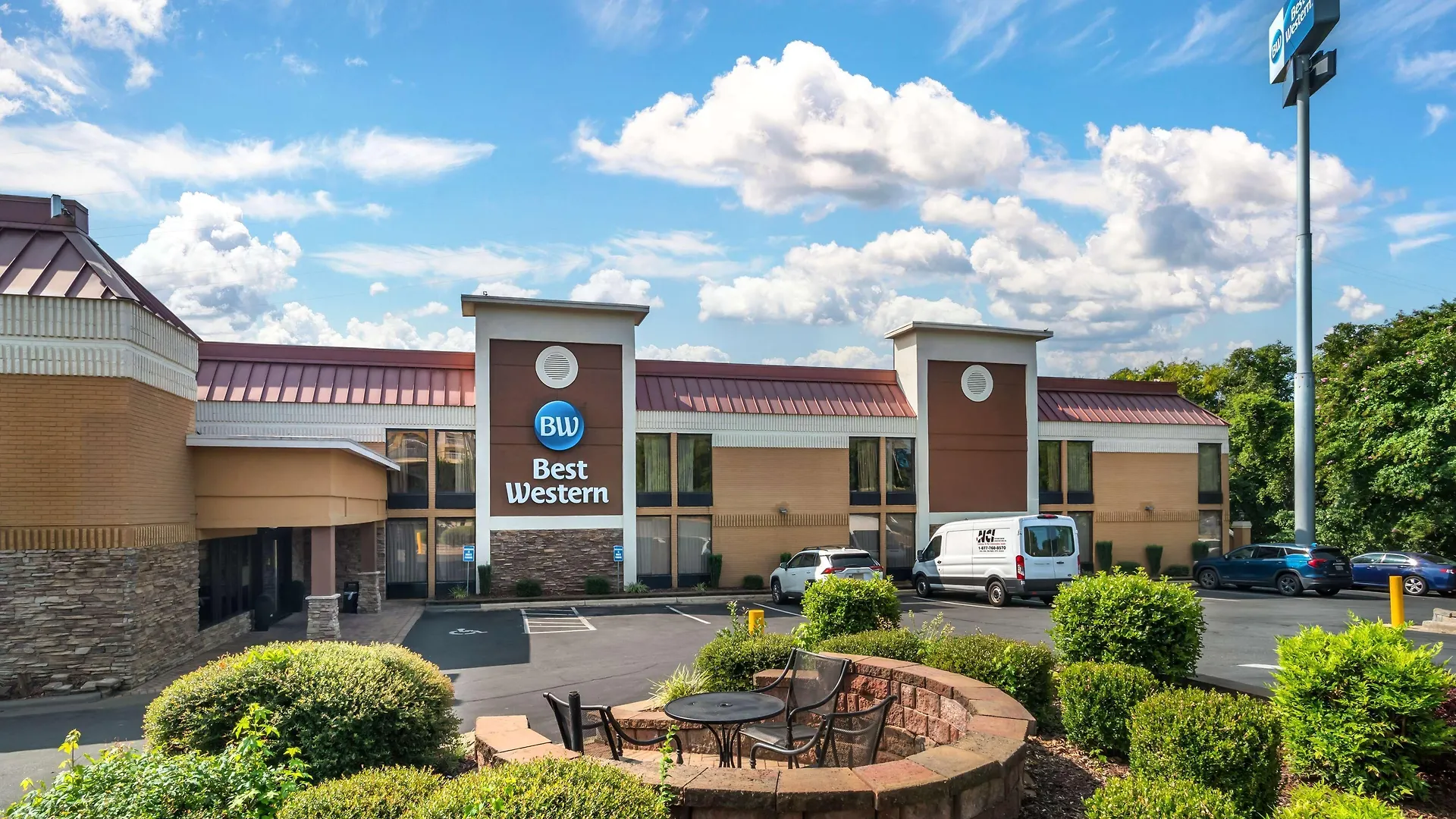 Where to Stay Near Dallas Recreation Dept: 5 Best 3-Star Hotels