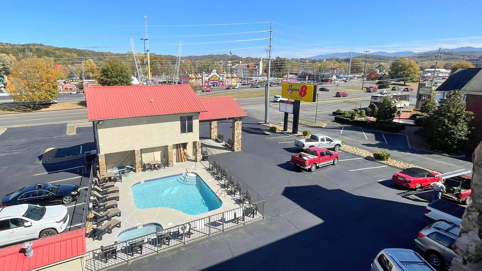 Where to Stay Near Smoky Mountain Ziplines: 14 Budget Hotels