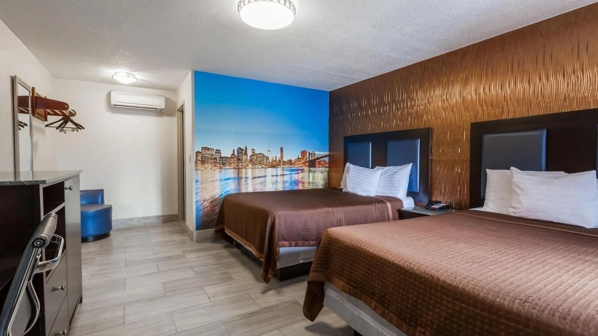 4 Affordable Hotels Close to Cathedral of St John the Divine